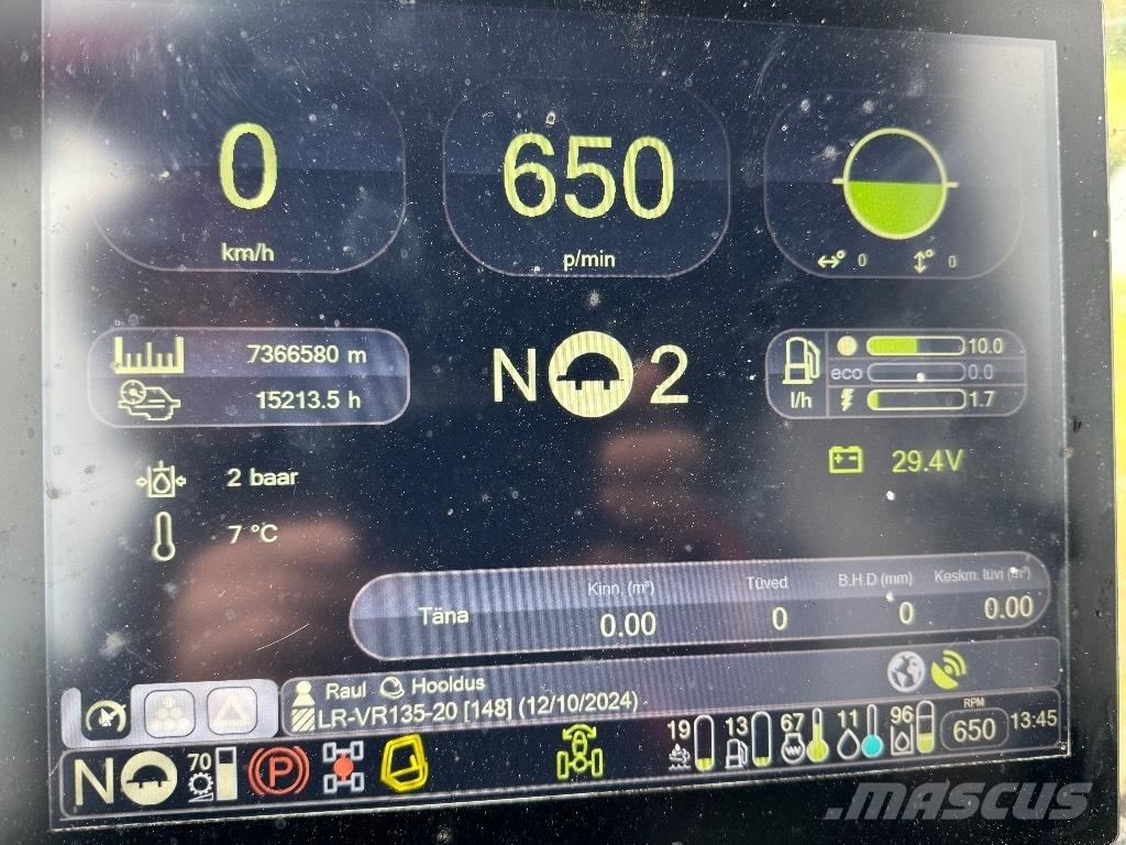 Komatsu 951 ハーベスター