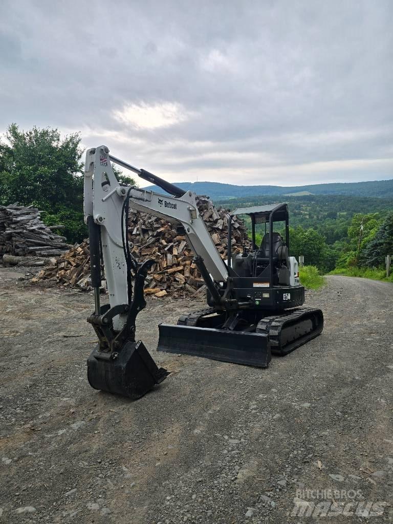 Bobcat E 50 ミニ油圧ショベル 7t以下（ミニユンボ・ミニディガー）