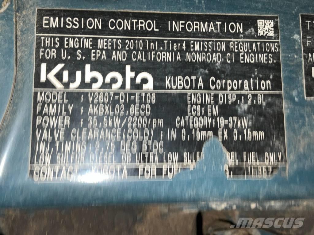 Kubota U 55-4 ミニ油圧ショベル 7t以下（ミニユンボ・ミニディガー）