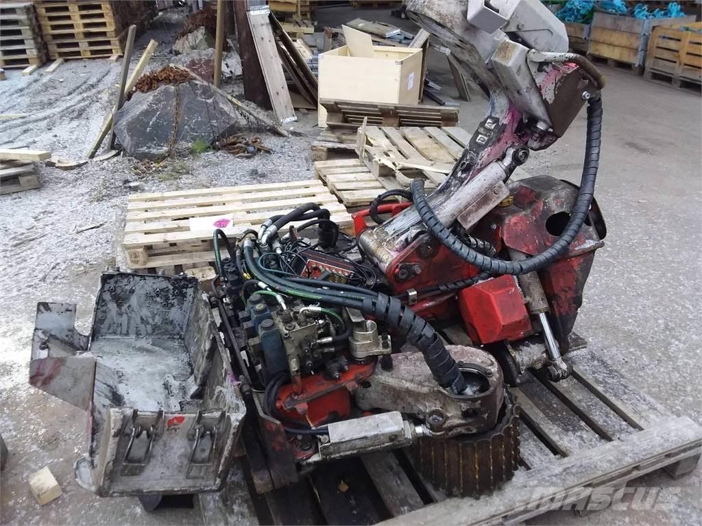 Log Max 4000T ハーベスタヘッド