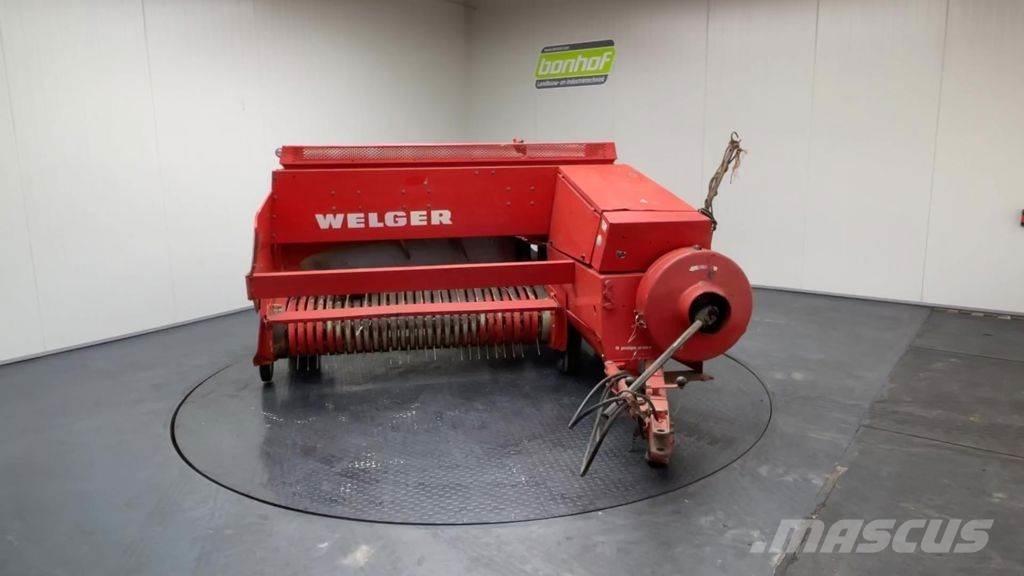 Welger AP 830 スクエアベーラー