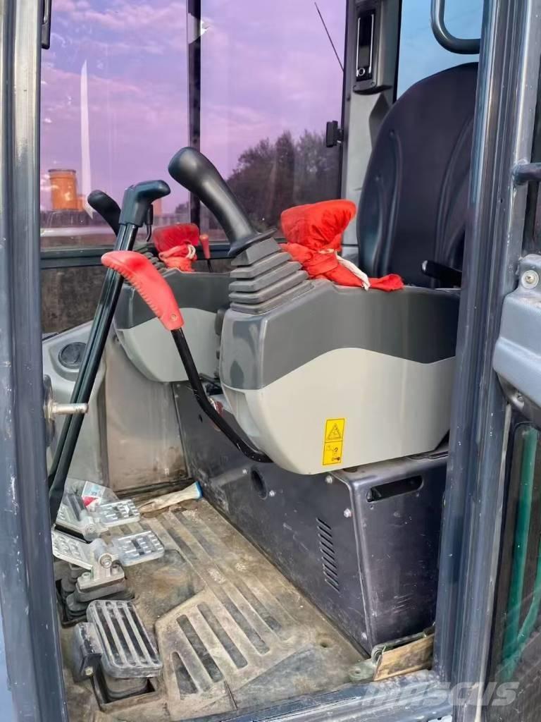 Sunward SWE 25 UF ミニ油圧ショベル 7t以下（ミニユンボ・ミニディガー）