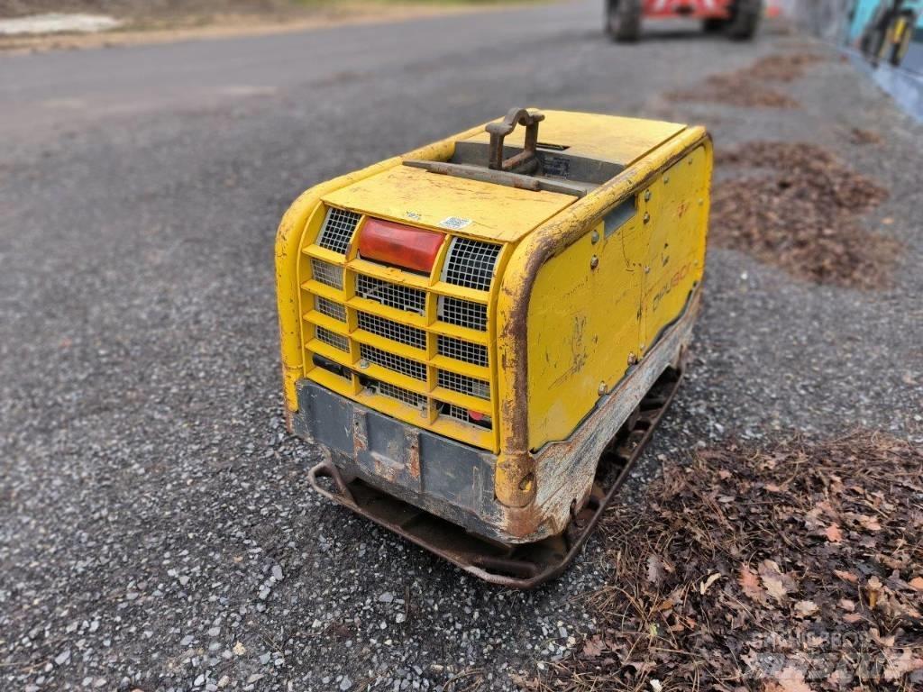 Wacker Neuson DPU 80 プレートコンパクター