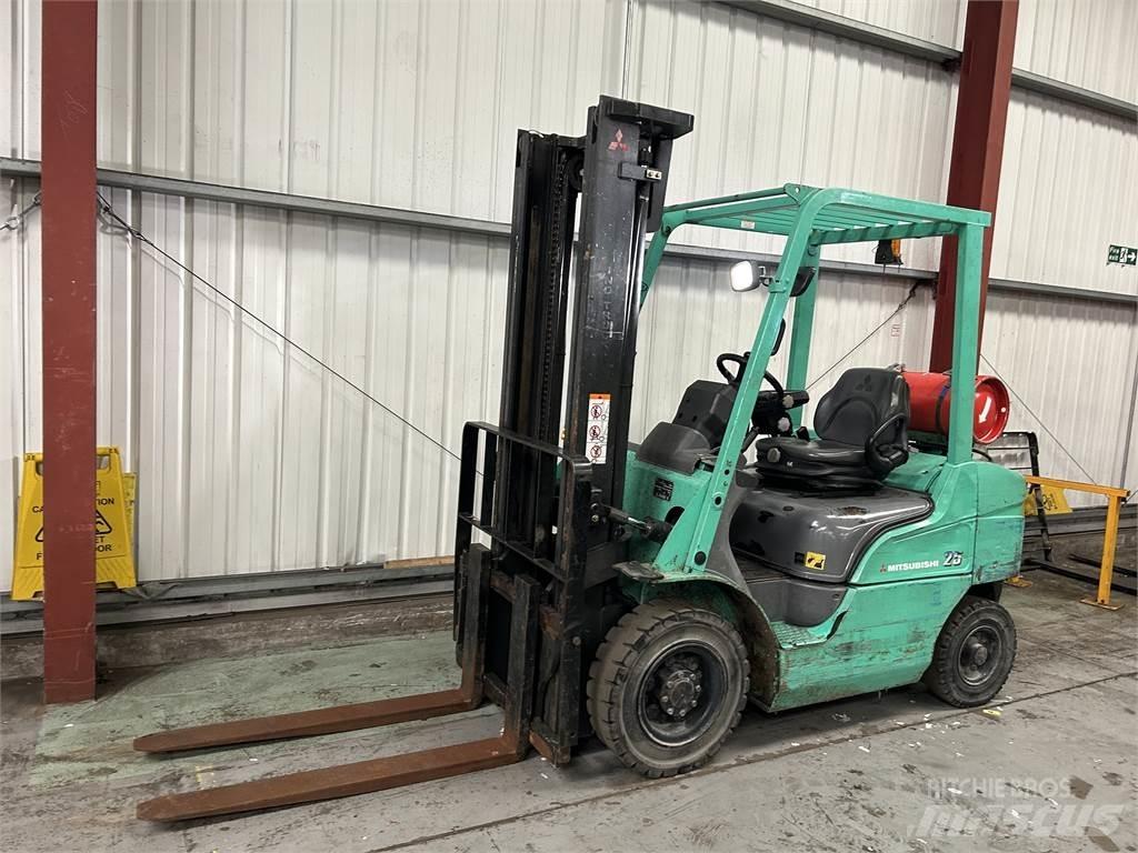 Mitsubishi FG25NT LPGフォークリフト