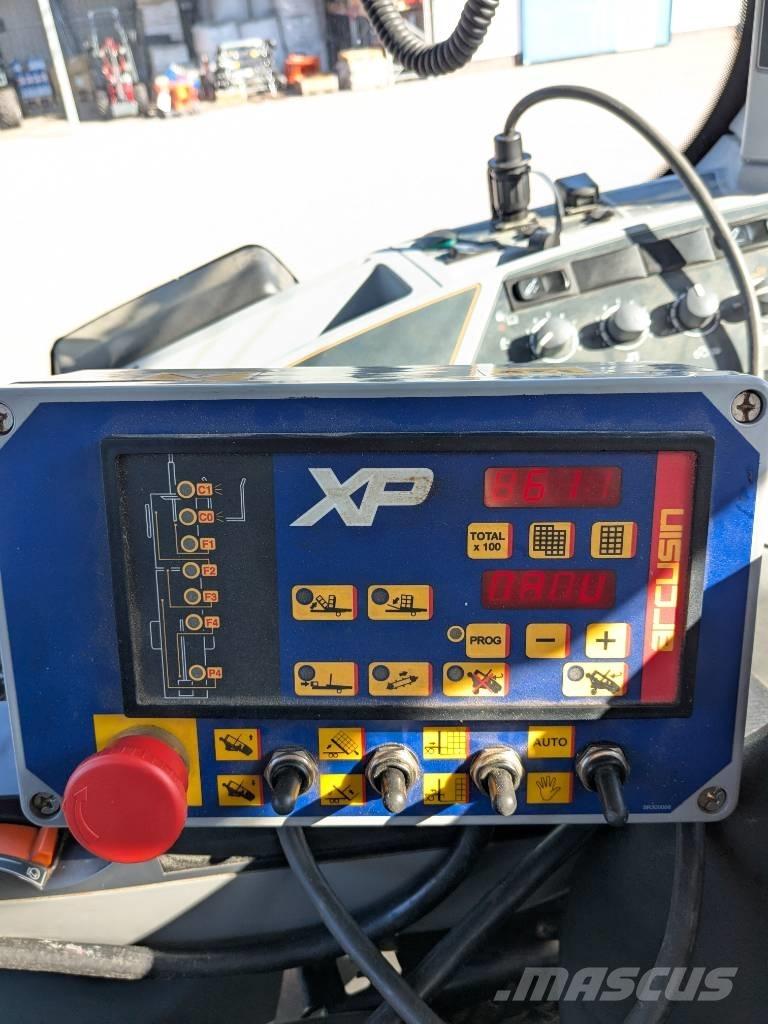 Arcusin XP 54 T ベールトレーラー