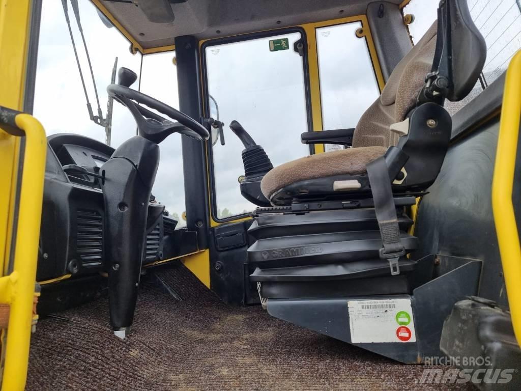 Bomag BW 213 D H-4 振動ローラ