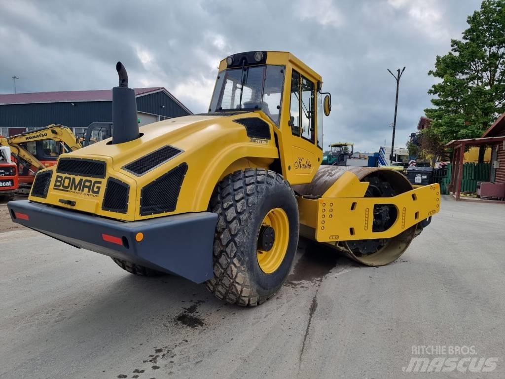 Bomag BW 213 D H-4 振動ローラ