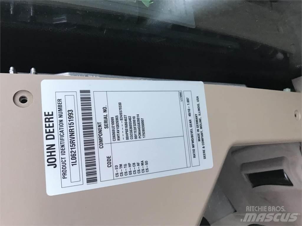 John Deere 6R 215 トラクター