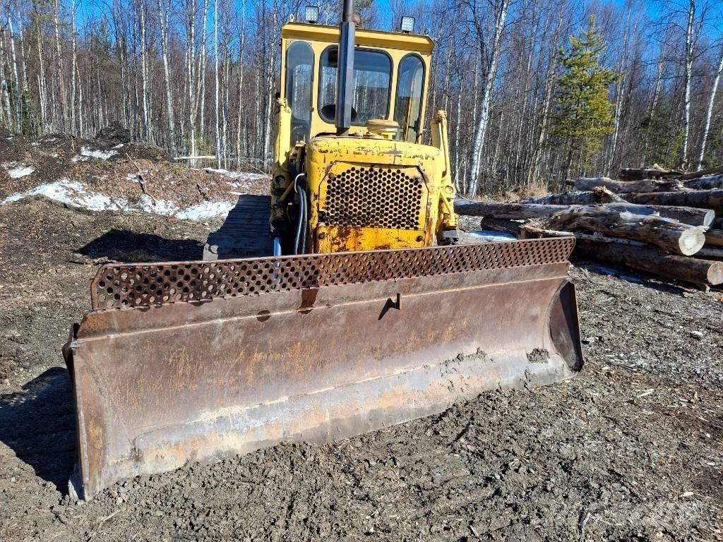 CAT D 4 D ブルドーザー