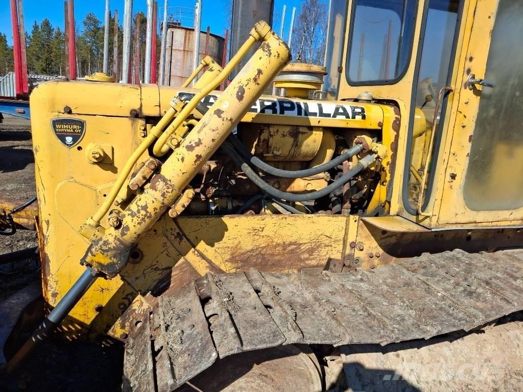 CAT D 4 D ブルドーザー