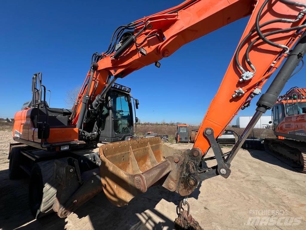 Doosan DX140W-5 ホイール式油圧ショベル（パワーショベル・ユンボ・バックホー）