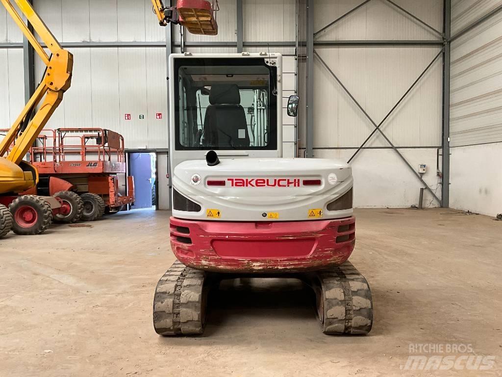 Takeuchi TB 250-2 ミニ油圧ショベル 7t以下（ミニユンボ・ミニディガー）