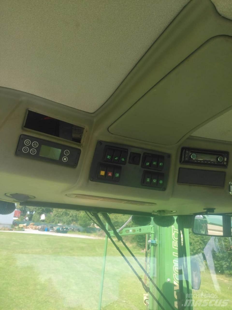 Krone Big X 700 自走式フォレージハーベスター