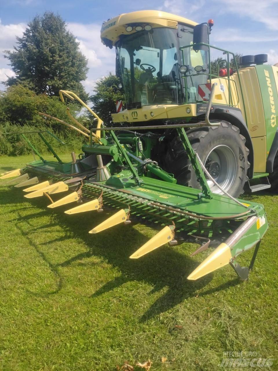 Krone Big X 700 自走式フォレージハーベスター