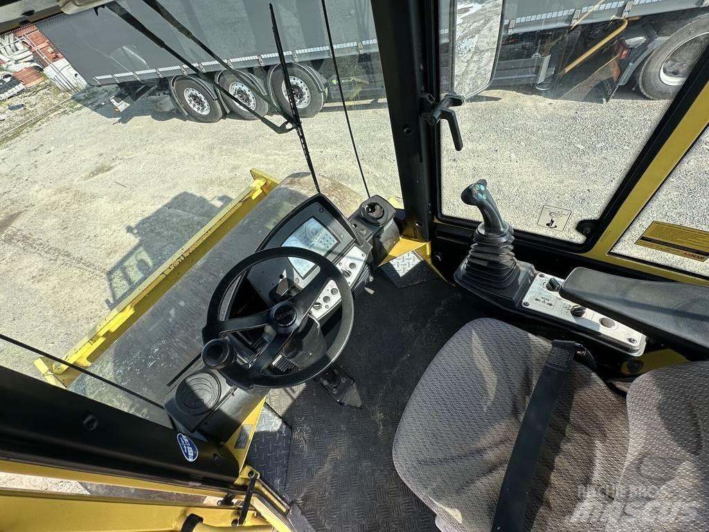 Bomag BW213-DH4 振動ローラ