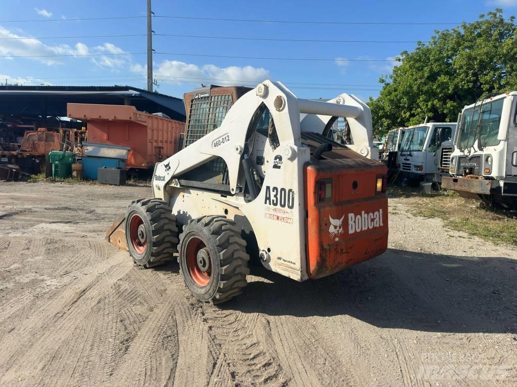Bobcat A 300 スキッドステアローダー