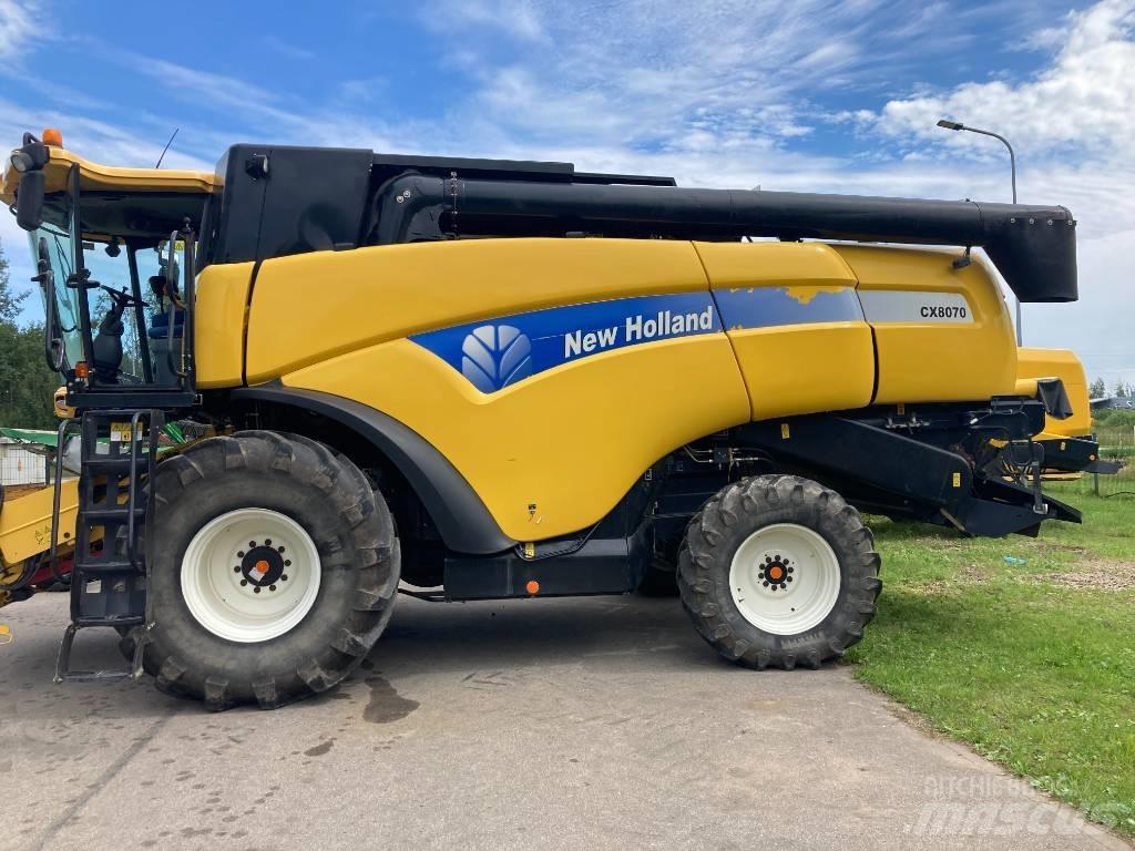 New Holland CX 8070 コンバイン