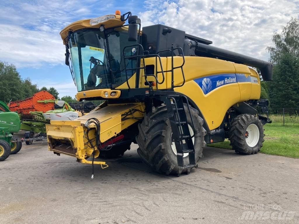 New Holland CX 8070 コンバイン
