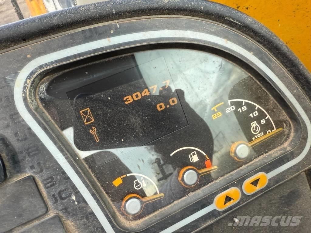 JCB 540-170 テレスコーピックハンドラー