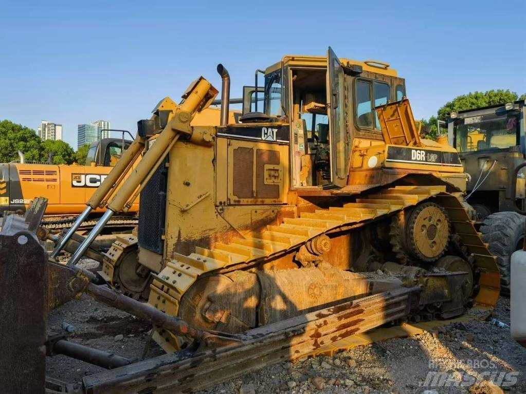 CAT D 6 R ブルドーザー