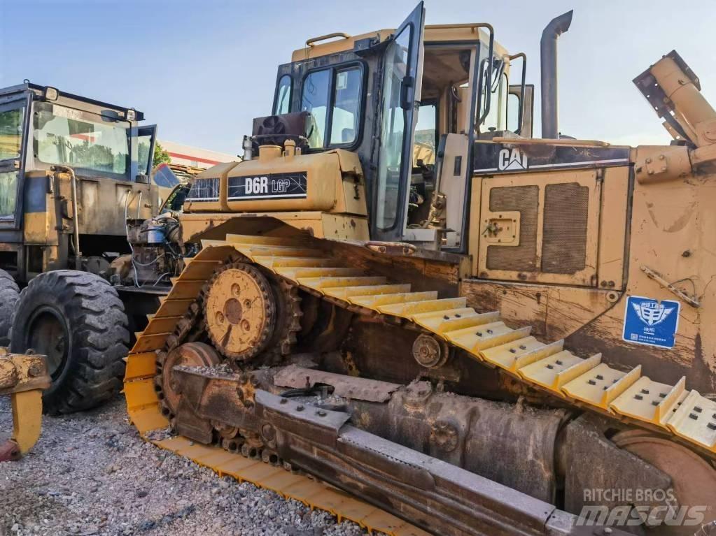 CAT D 6 R ブルドーザー