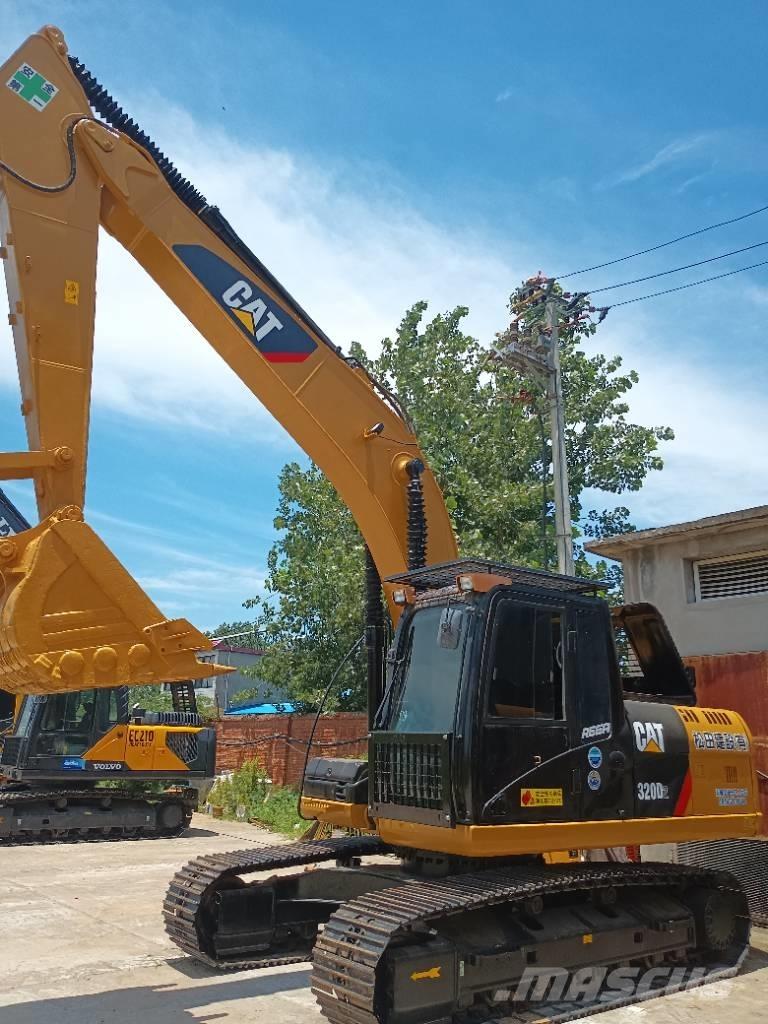 CAT 320 D2 大型油圧ショベル12t以上（パワーショベル・ユンボ）