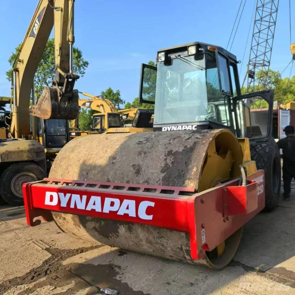 Dynapac CA 25 D 振動ローラ