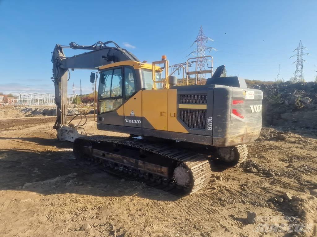 Volvo EC 220 E 大型油圧ショベル12t以上（パワーショベル・ユンボ）