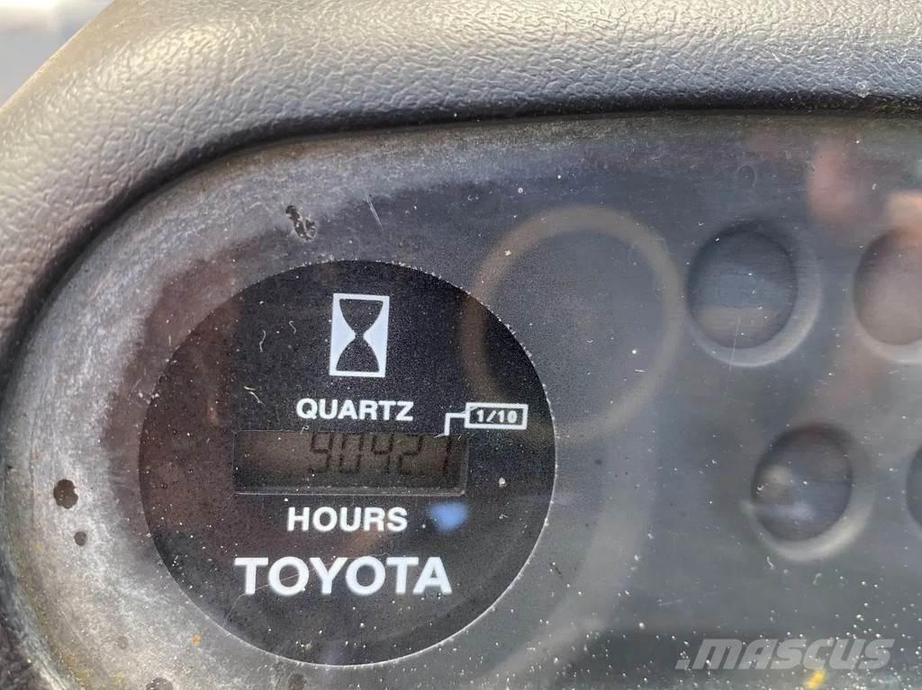 Toyota 42-6FGF25 LPGフォークリフト