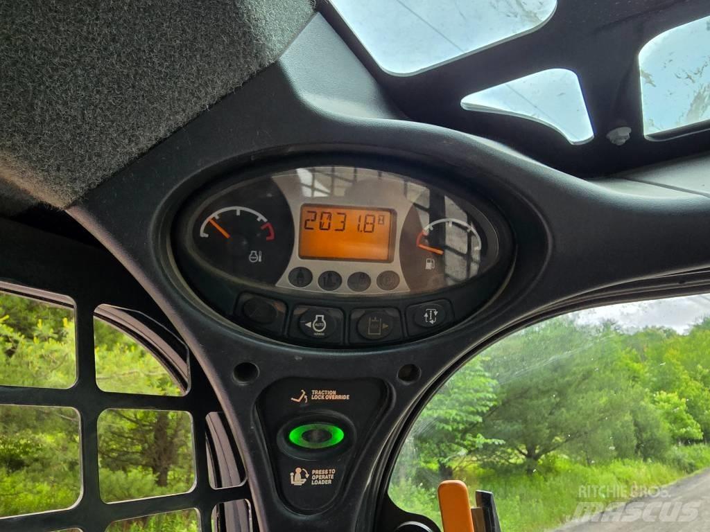 Bobcat T 650 スキッドステアローダー