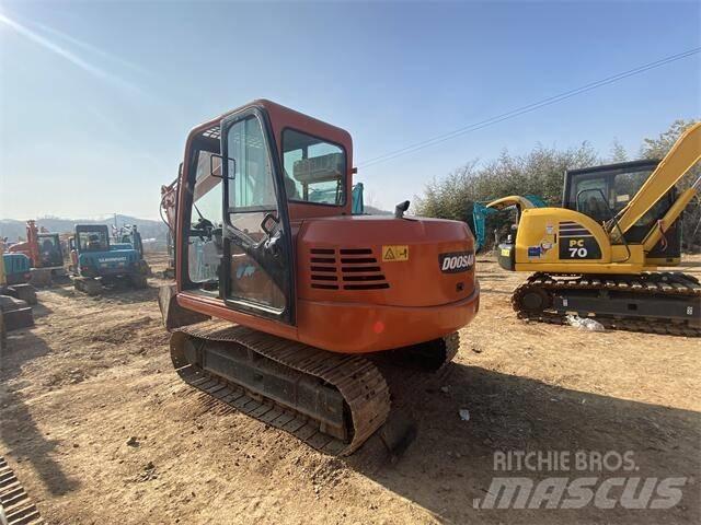 Doosan DH70-7 ミニ油圧ショベル 7t以下（ミニユンボ・ミニディガー）