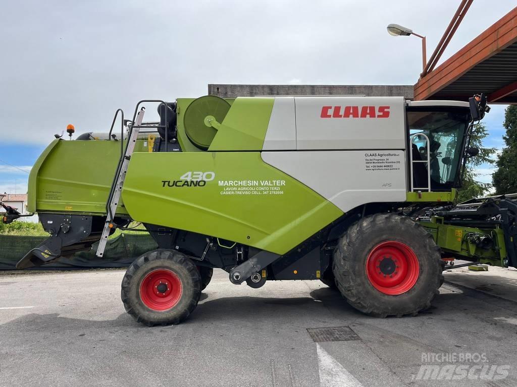 CLAAS Tucano 430 コンバイン