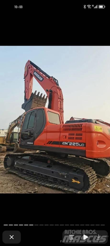 Doosan DX 220 大型油圧ショベル12t以上（パワーショベル・ユンボ）