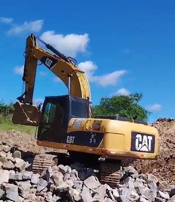 CAT 320D 大型油圧ショベル12t以上（パワーショベル・ユンボ）