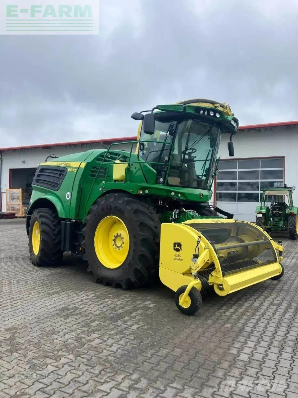 John Deere 8600i 自走式フォレージハーベスター