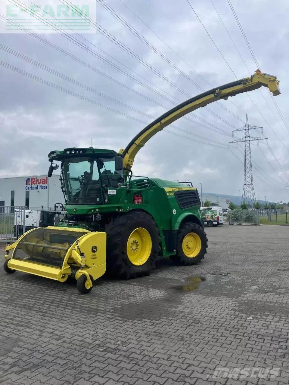 John Deere 8600i 自走式フォレージハーベスター