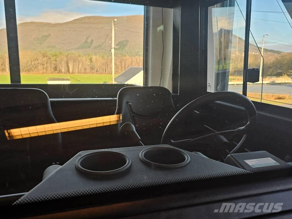 Corvus EX4 CAB トラクター