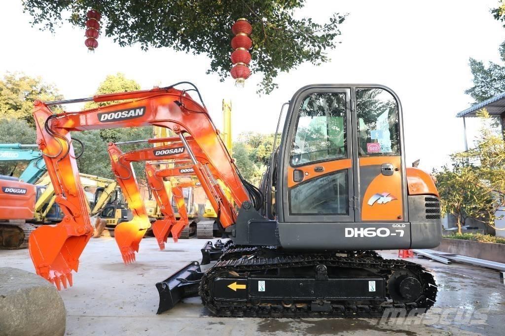 Doosan DH 60-7 ミニ油圧ショベル 7t以下（ミニユンボ・ミニディガー）