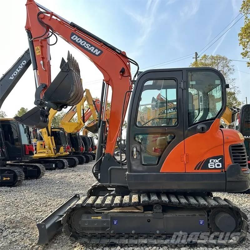 Doosan DX 60 大型油圧ショベル12t以上（パワーショベル・ユンボ）