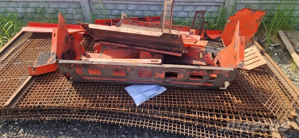 Sandvik QA 450 自走式スクリーン