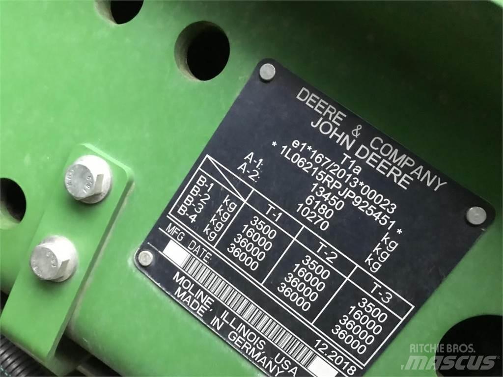 John Deere 6215R トラクター