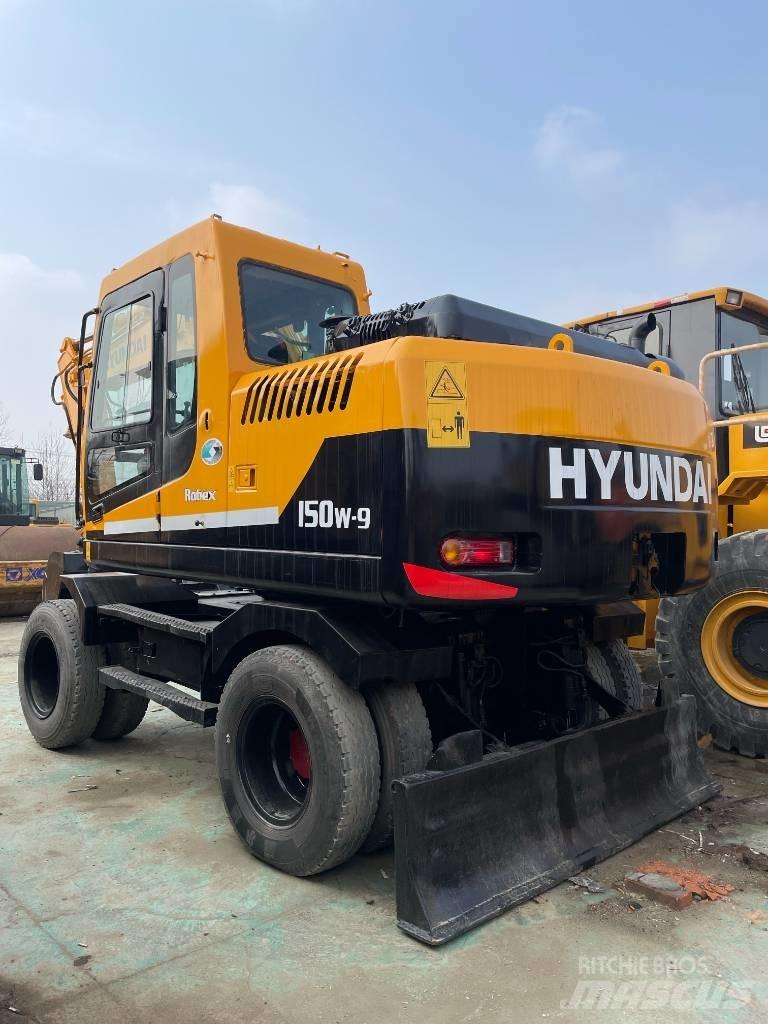 Hyundai R150W ホイール式油圧ショベル（パワーショベル・ユンボ・バックホー）