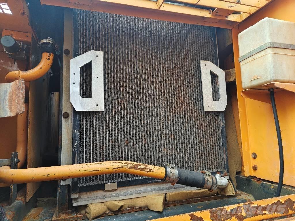 Hyundai R305LC-7 大型油圧ショベル12t以上（パワーショベル・ユンボ）