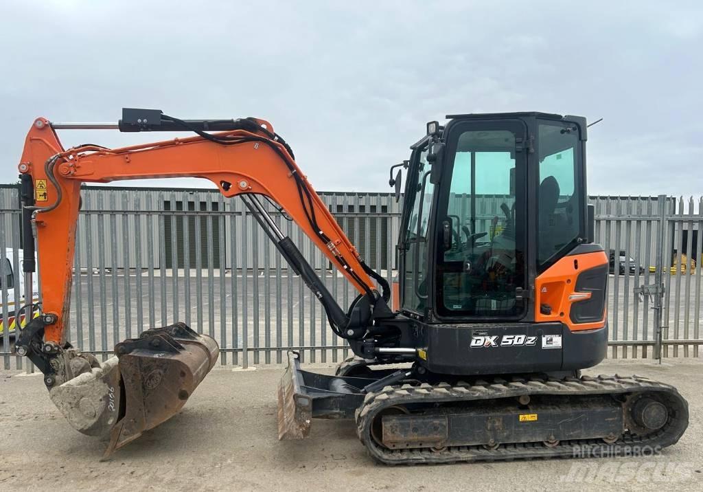 Doosan DX50Z-7 ミニ油圧ショベル 7t以下（ミニユンボ・ミニディガー）