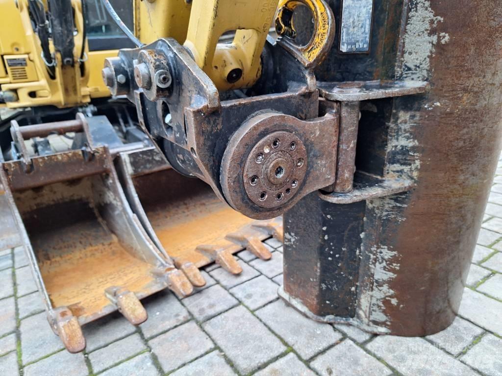 CAT 305 E2 + Powertilt ミニ油圧ショベル 7t以下（ミニユンボ・ミニディガー）