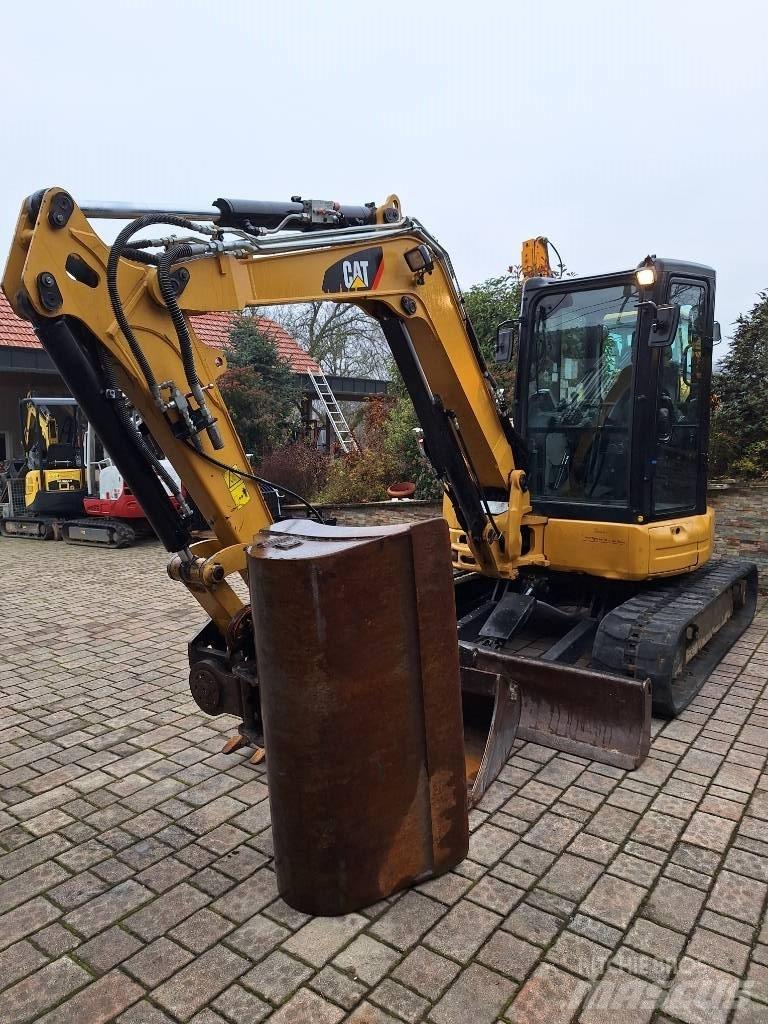 CAT 305 E2 + Powertilt ミニ油圧ショベル 7t以下（ミニユンボ・ミニディガー）