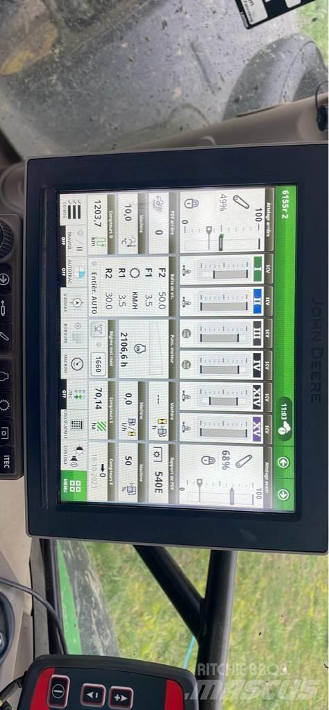 John Deere 6155R トラクター