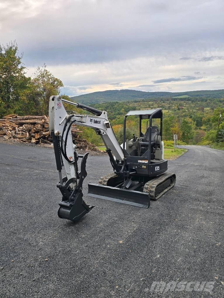 Bobcat E 35 ミニ油圧ショベル 7t以下（ミニユンボ・ミニディガー）