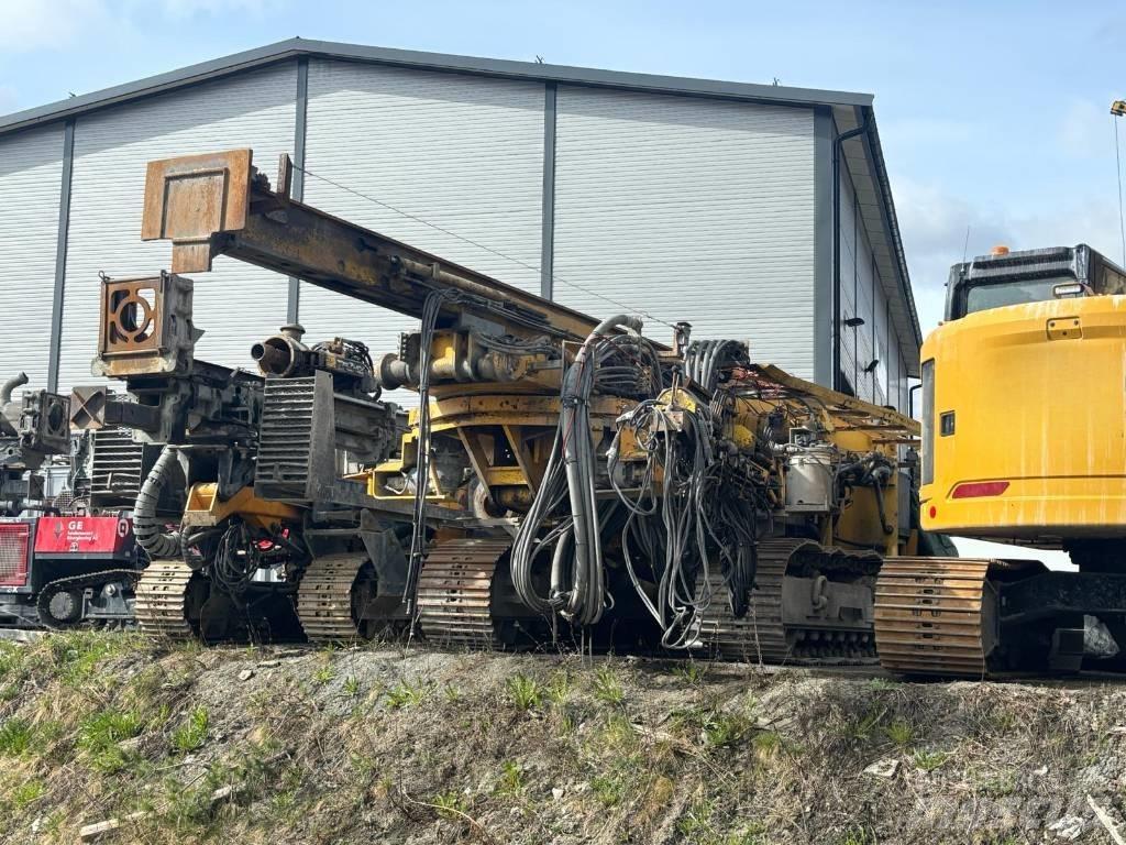 Klemm KR 807 - 5 杭打ち機