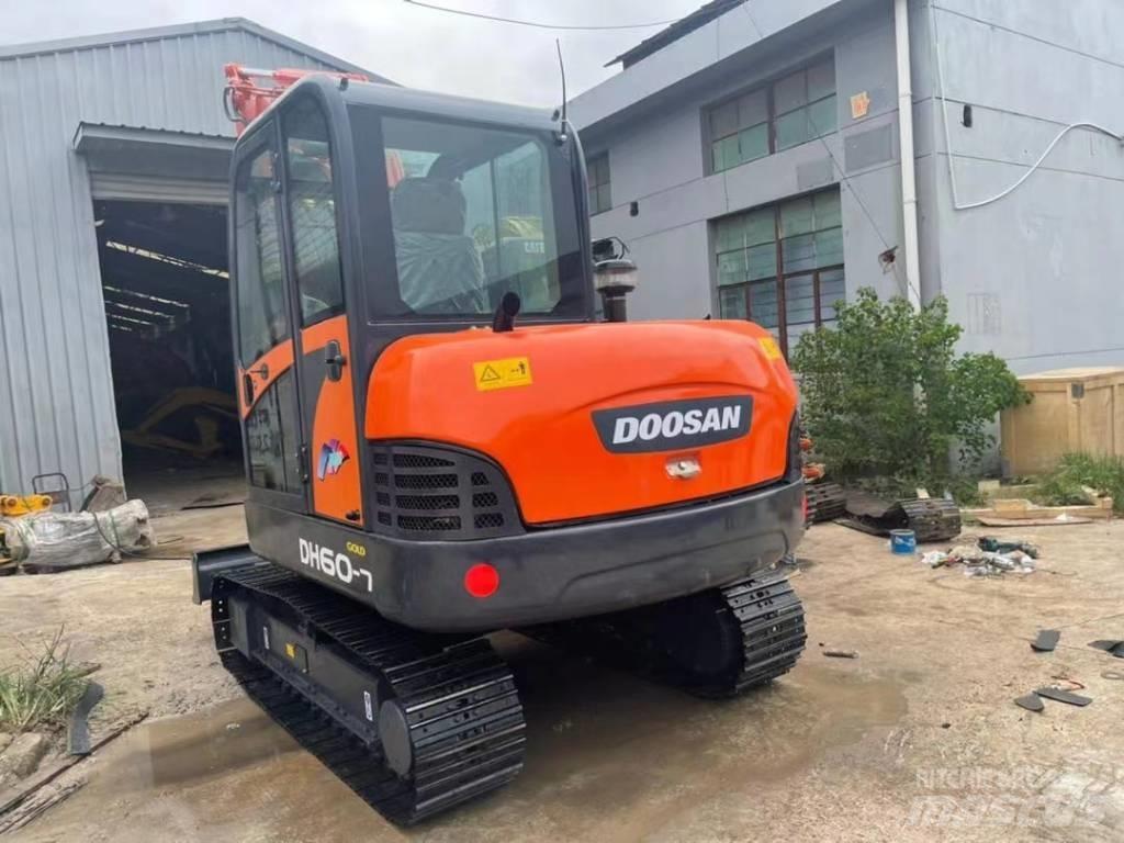 Doosan DH 60-7 ミニ油圧ショベル 7t以下（ミニユンボ・ミニディガー）